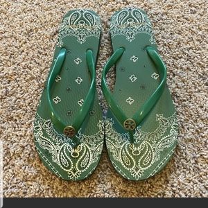 RARE Tory Burch Bandana Print Thin Flip Flops